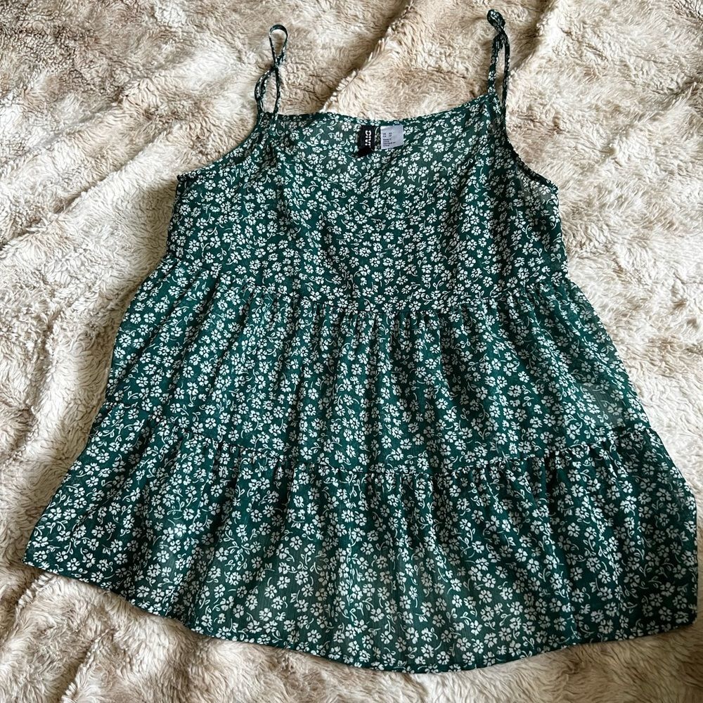 H&M‎ Divided Floral Tank Top